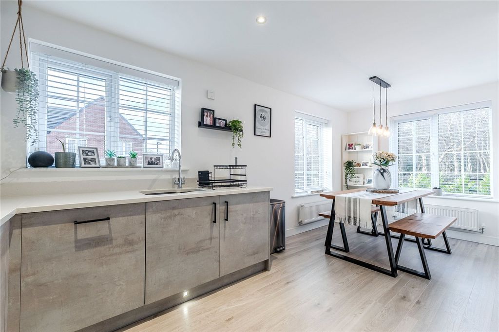 Property photo 3 of 17 Picture No. 11