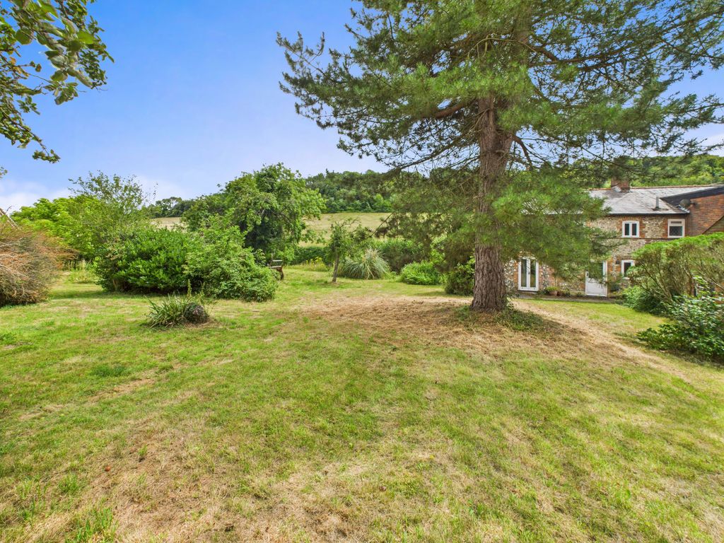 Property photo 1 of 18 Cam02909G0-Pr0449-Still085