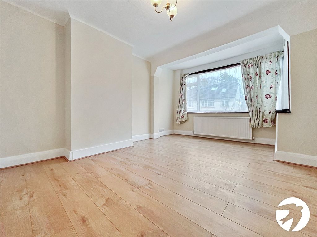 Property photo 2 of 15 Picture No. 16