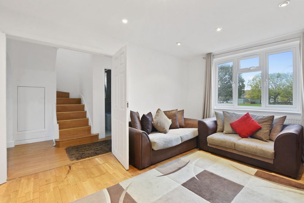 Property photo 3 of 10 Gallery