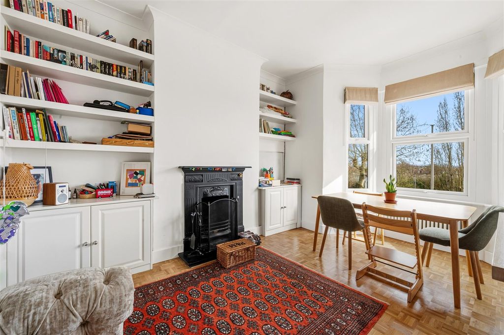 Property photo 2 of 13 Flat 2, 87 Alexandra Road-4.Jpg