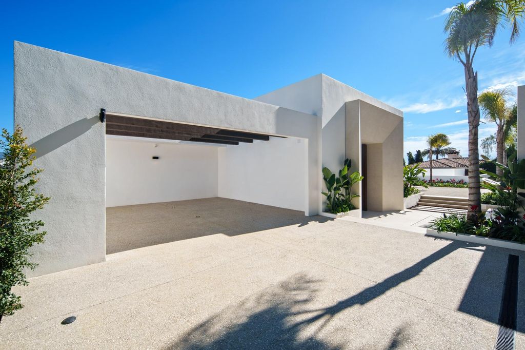 Property photo 1 of 58