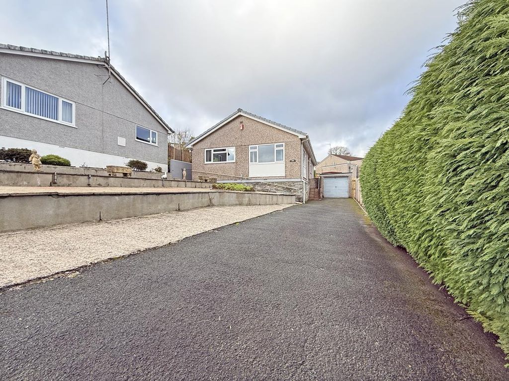 Property photo 1 of 19 Oak Tree Park 25 - Front.Jpg