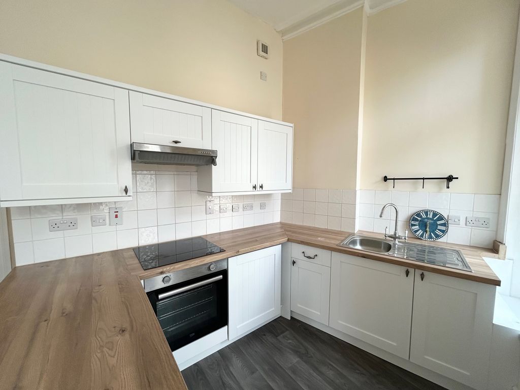 Property photo 2 of 12 Kitchen