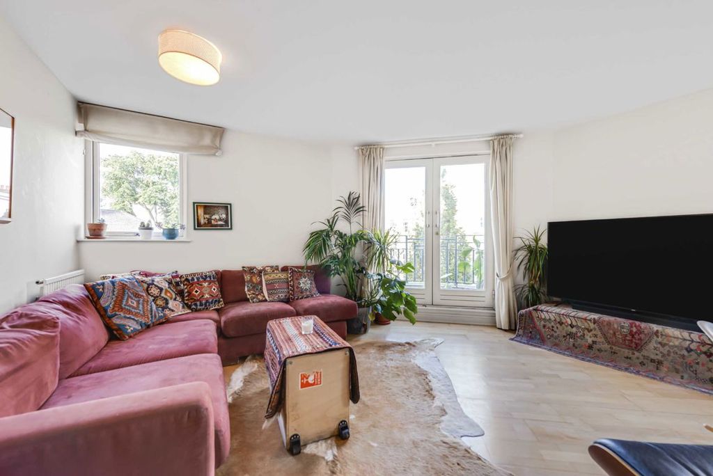 Property photo 2 of 8