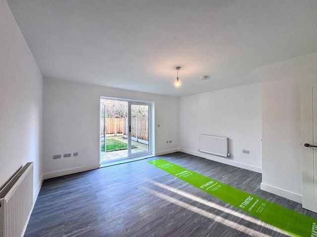 Property photo 3 of 16 Living Room