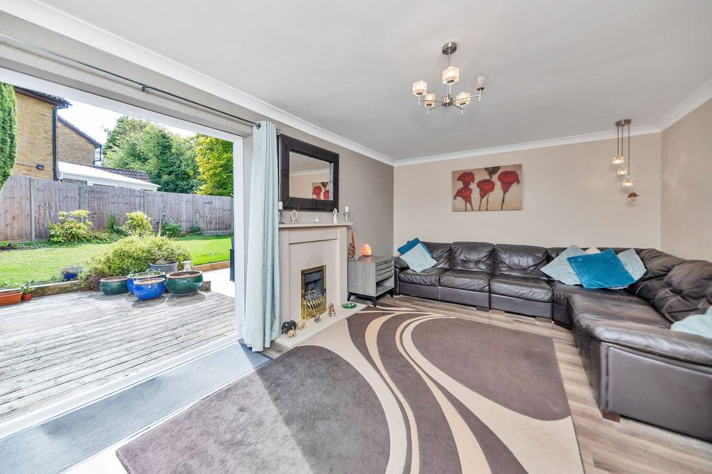 Property photo 2 of 37