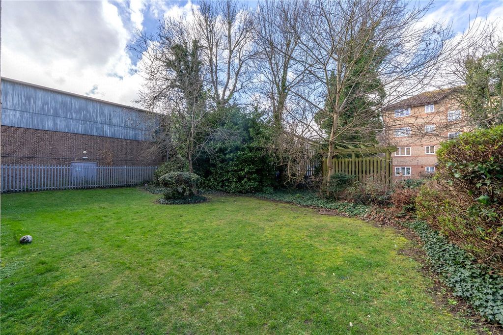 Property photo 2 of 6 Picture No. 31