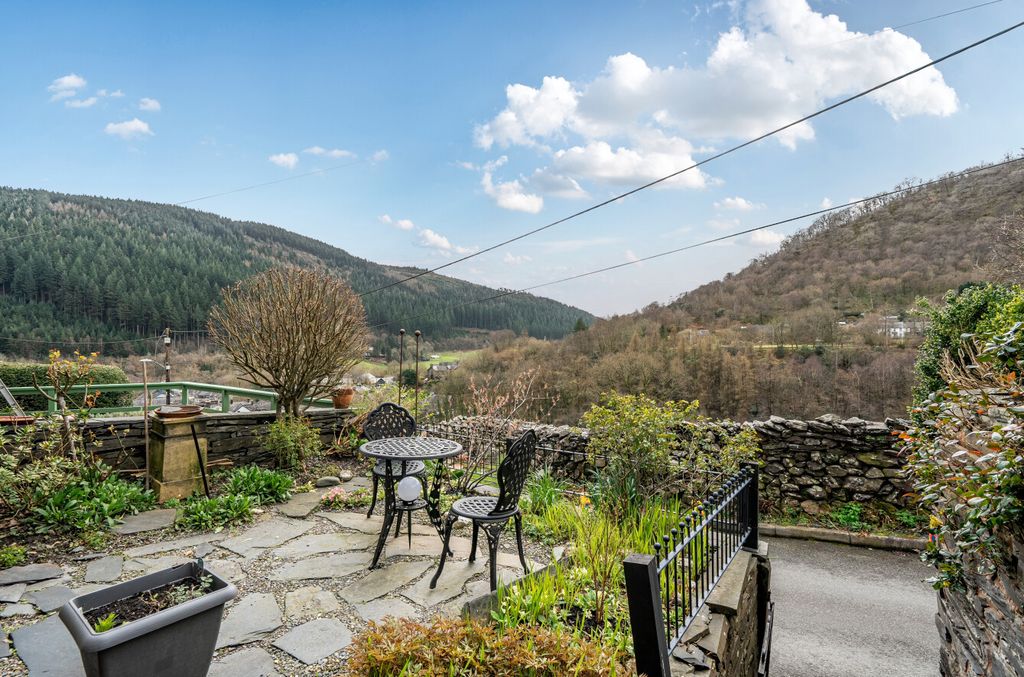 Property photo 3 of 26 1433509-11-69c57c...