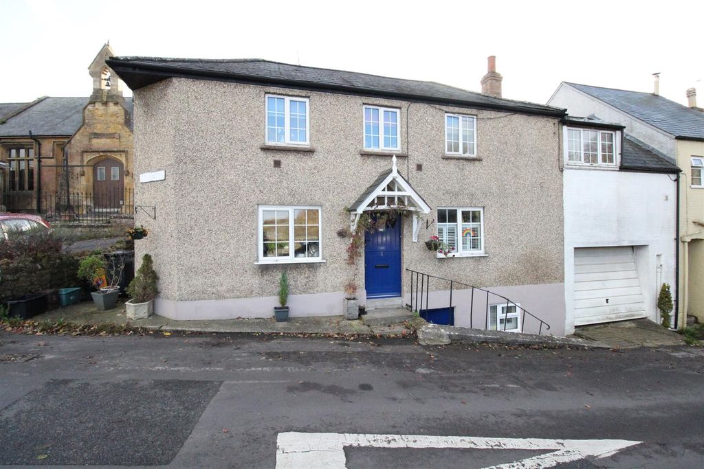 Property photo 1 of 9