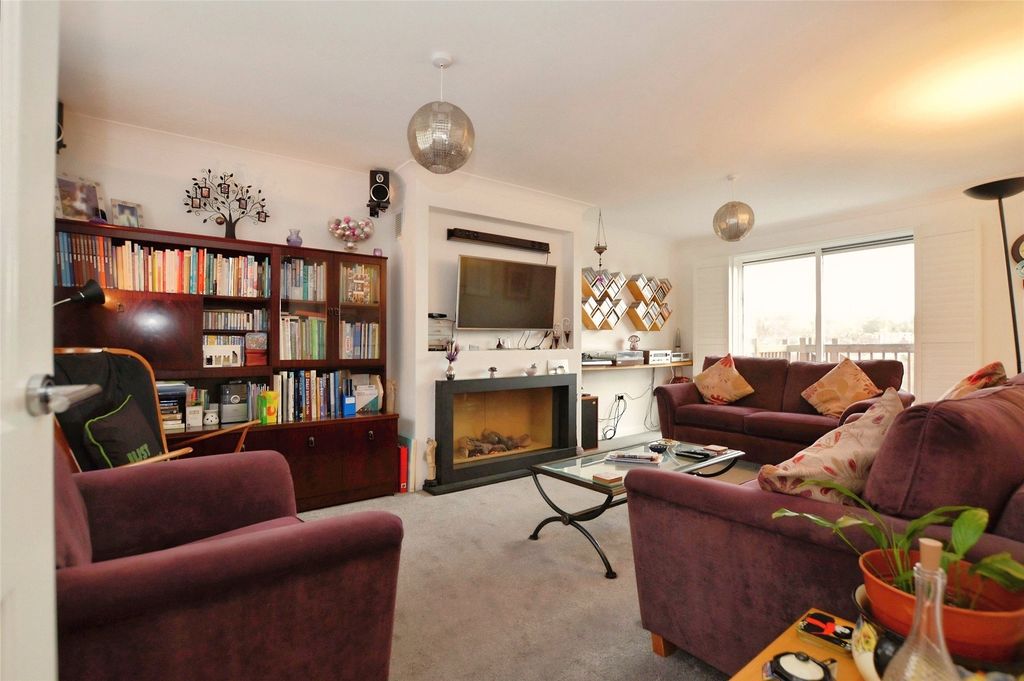 Property photo 3 of 25 Picture No. 63