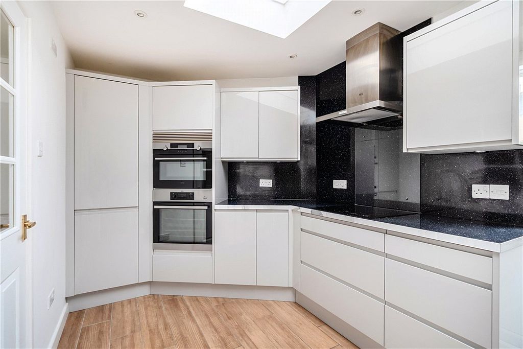 Property photo 3 of 12 Picture No. 08