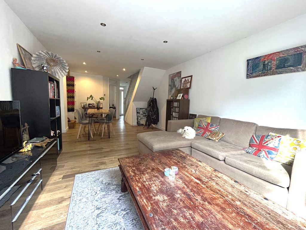 Property photo 3 of 20