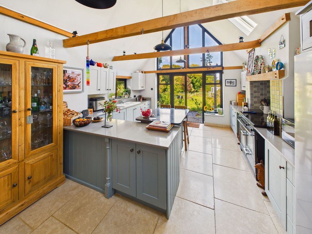 Property photo 2 of 32