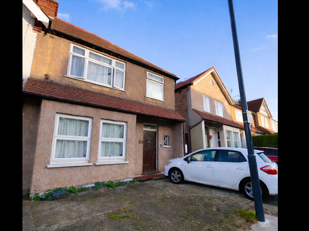 Property photo 1 of 9 Exterior