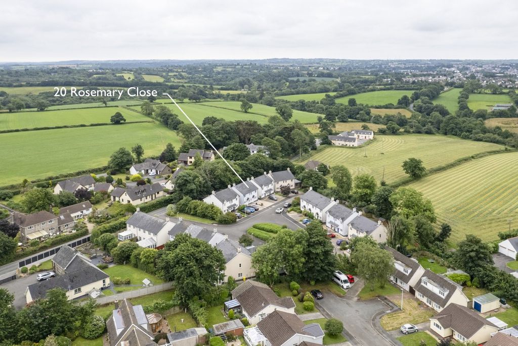 Property photo 2 of 21