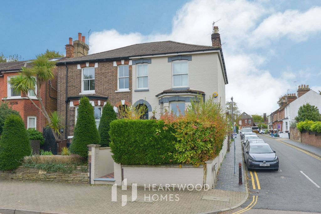 Property photo 3 of 23