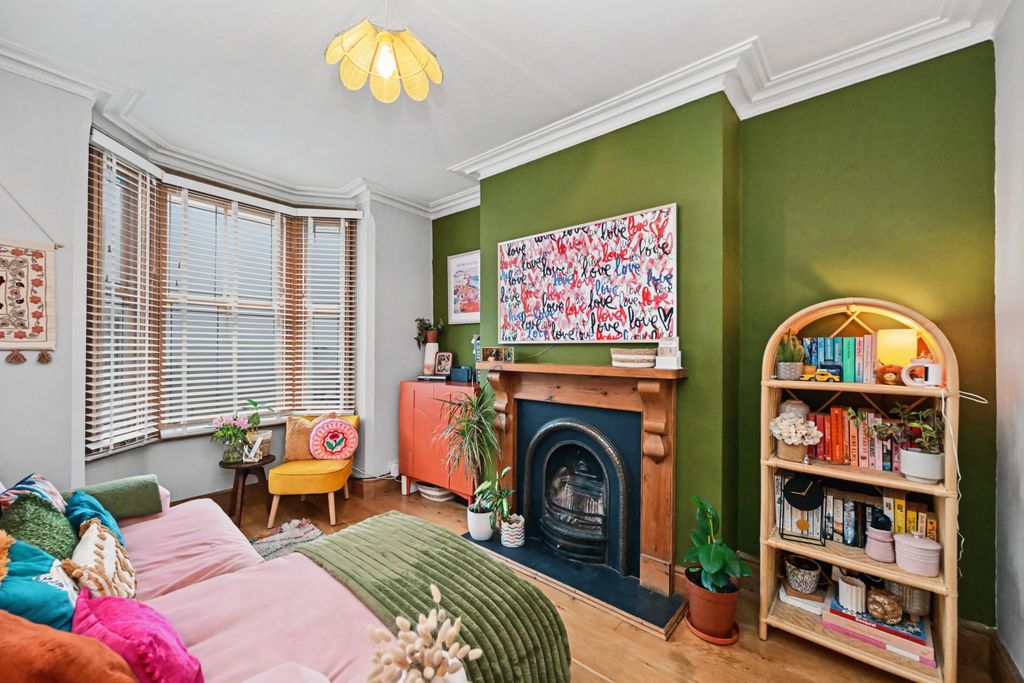 Property photo 2 of 20