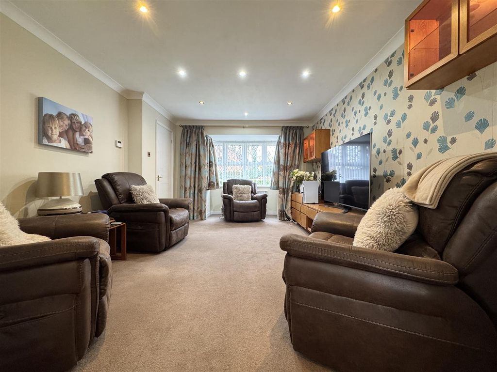 Property photo 3 of 48