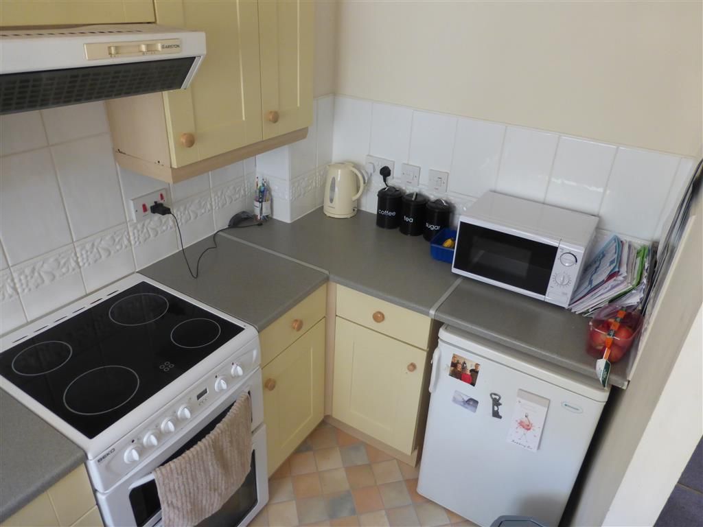 Property photo 2 of 4 Kitchen