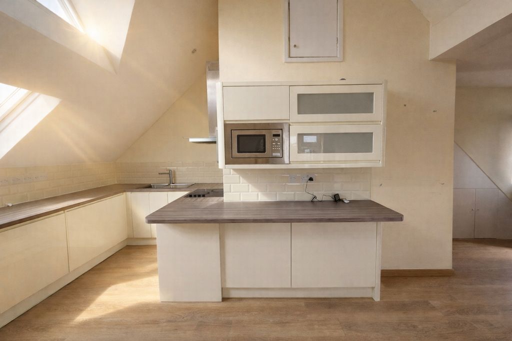 Property photo 3 of 6 Photo 6