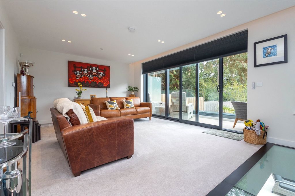 Property photo 3 of 44 Picture No. 06