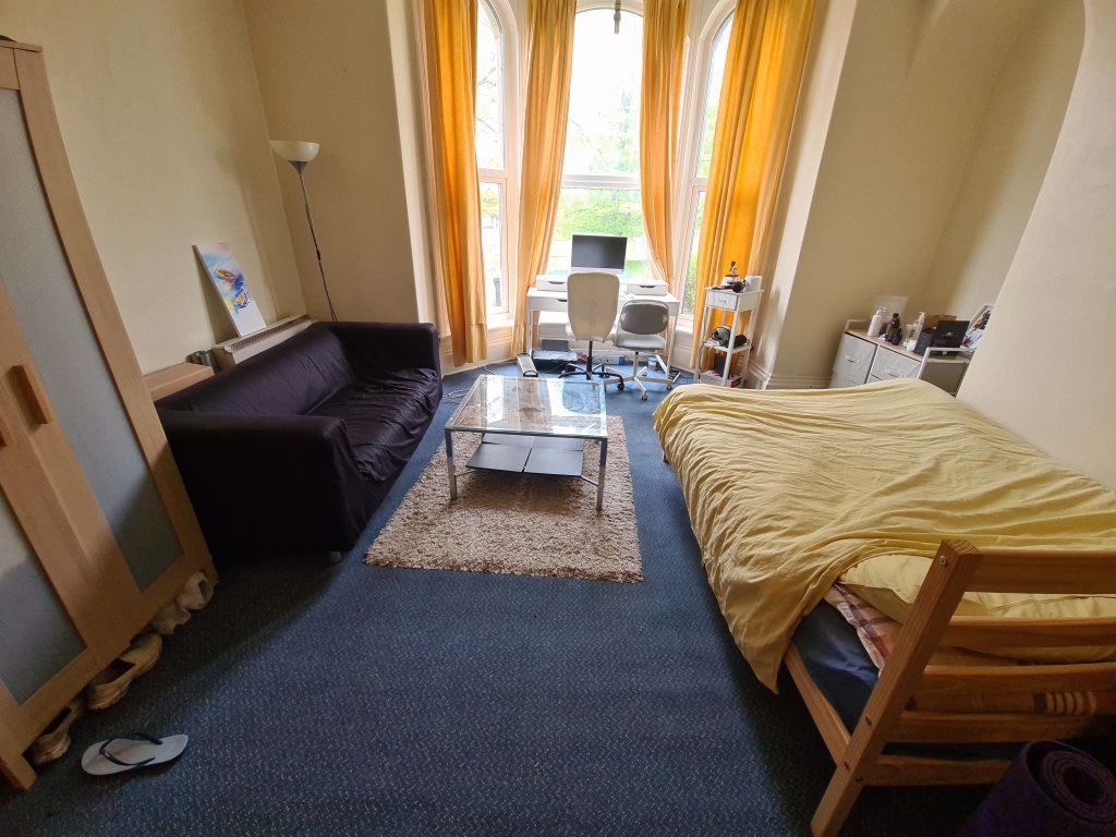 Property photo 1 of 6 A Cozy And Inviting Master Bedroom Featuring A Com...