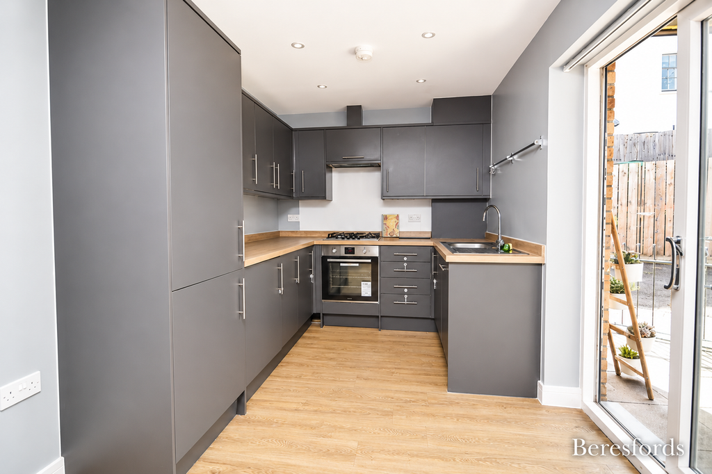 Property photo 1 of 7 Kitchen
