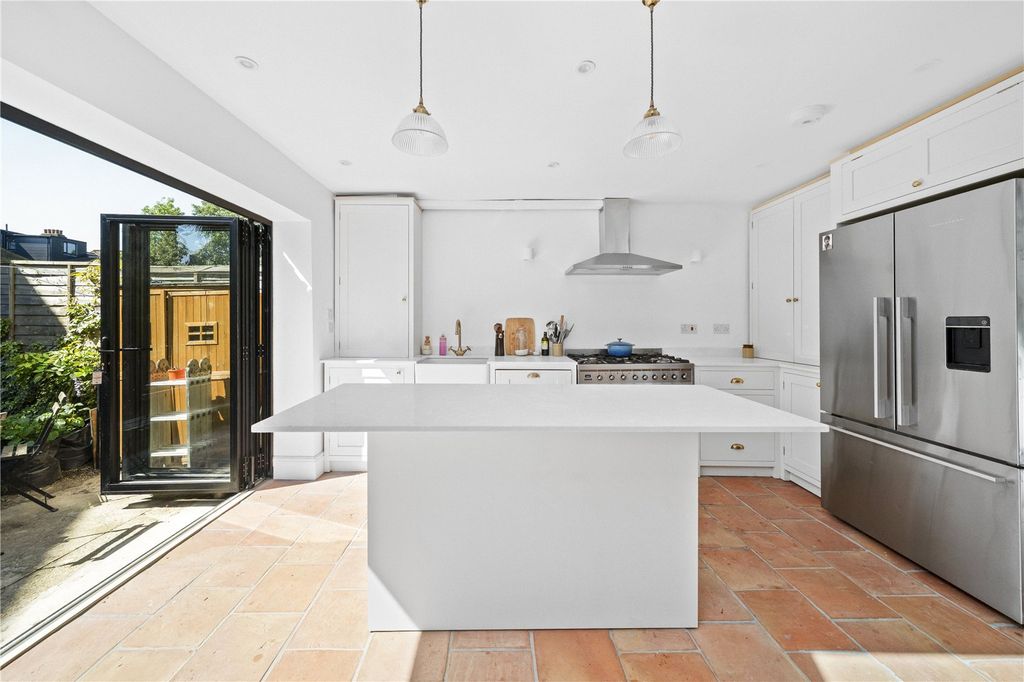 Property photo 2 of 23 Picture No. 04