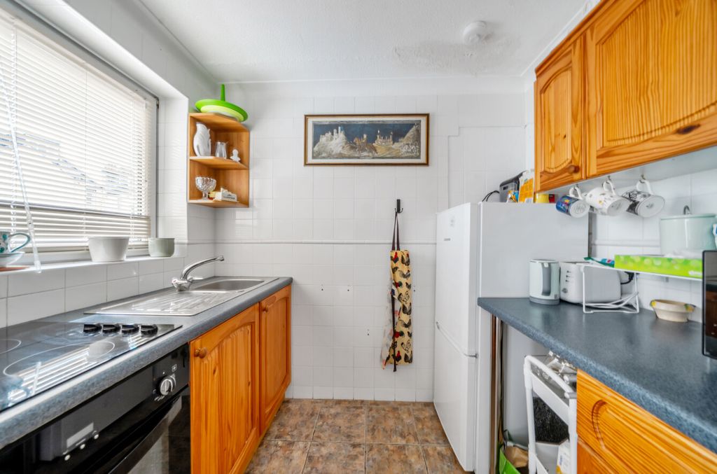 Property photo 3 of 11 1459960-15-6A048F...