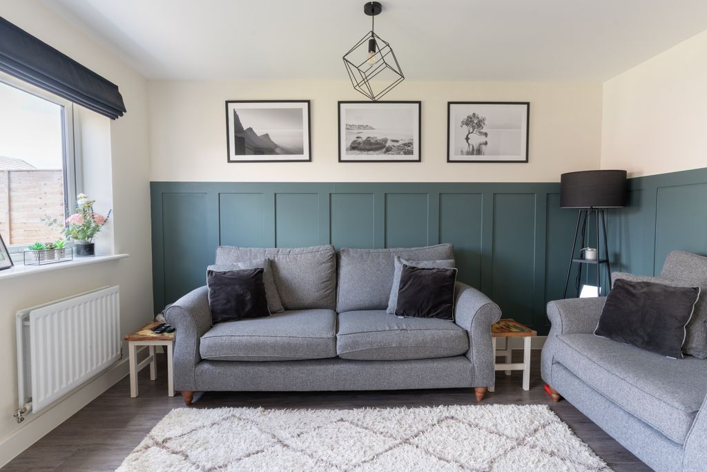 Property photo 1 of 16 23 10 Shepherd Close