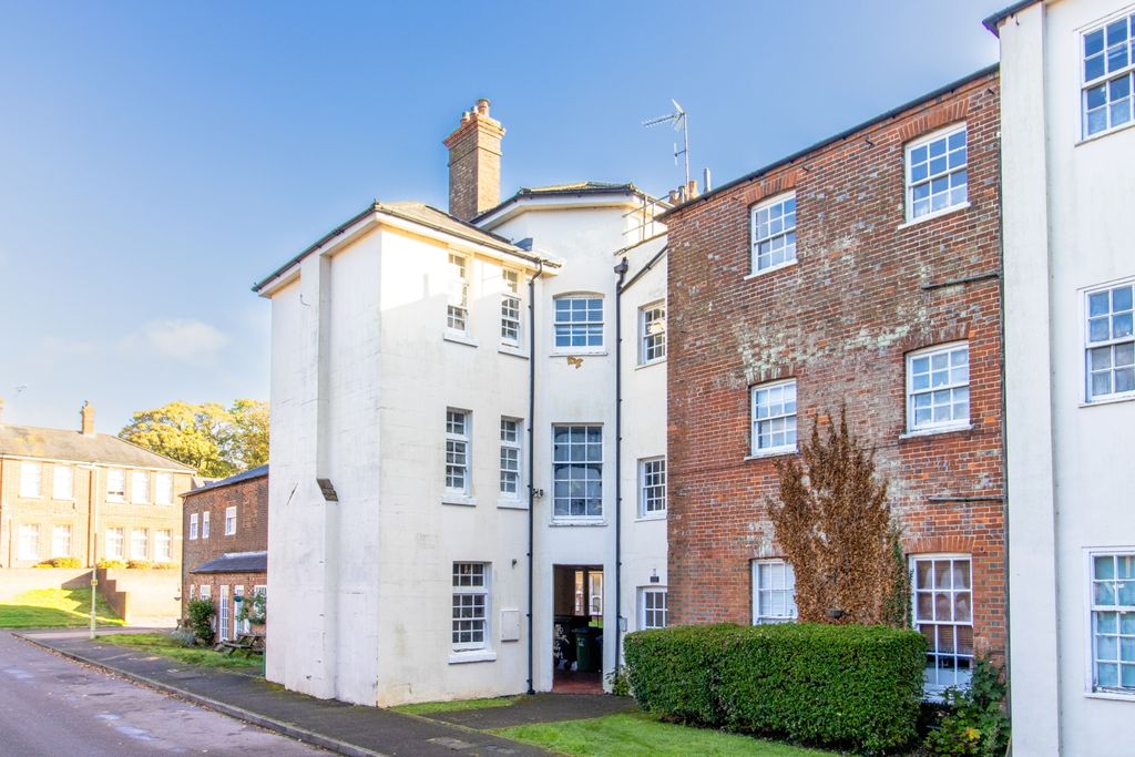 Property photo 1 of 17 Img_5963-2