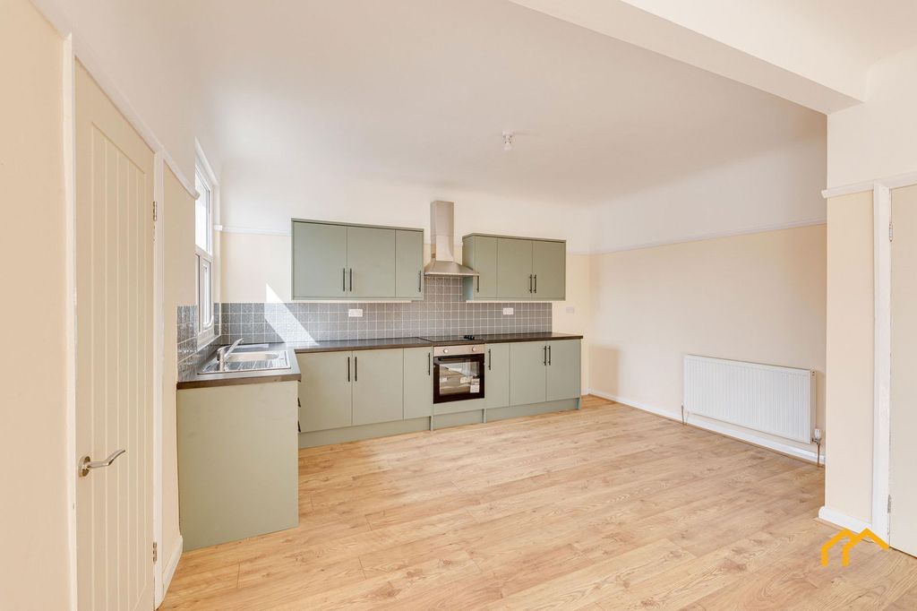 Property photo 1 of 40