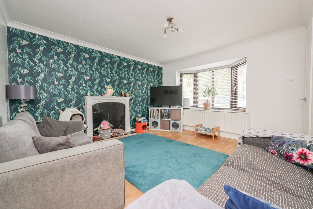 Property photo 2 of 17 5313631