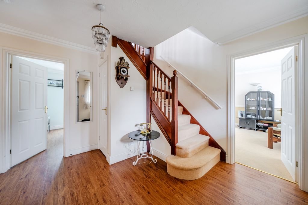 Property photo 2 of 23