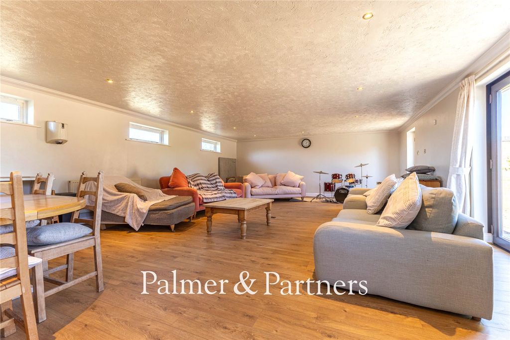 Property photo 2 of 63 Picture No. 65