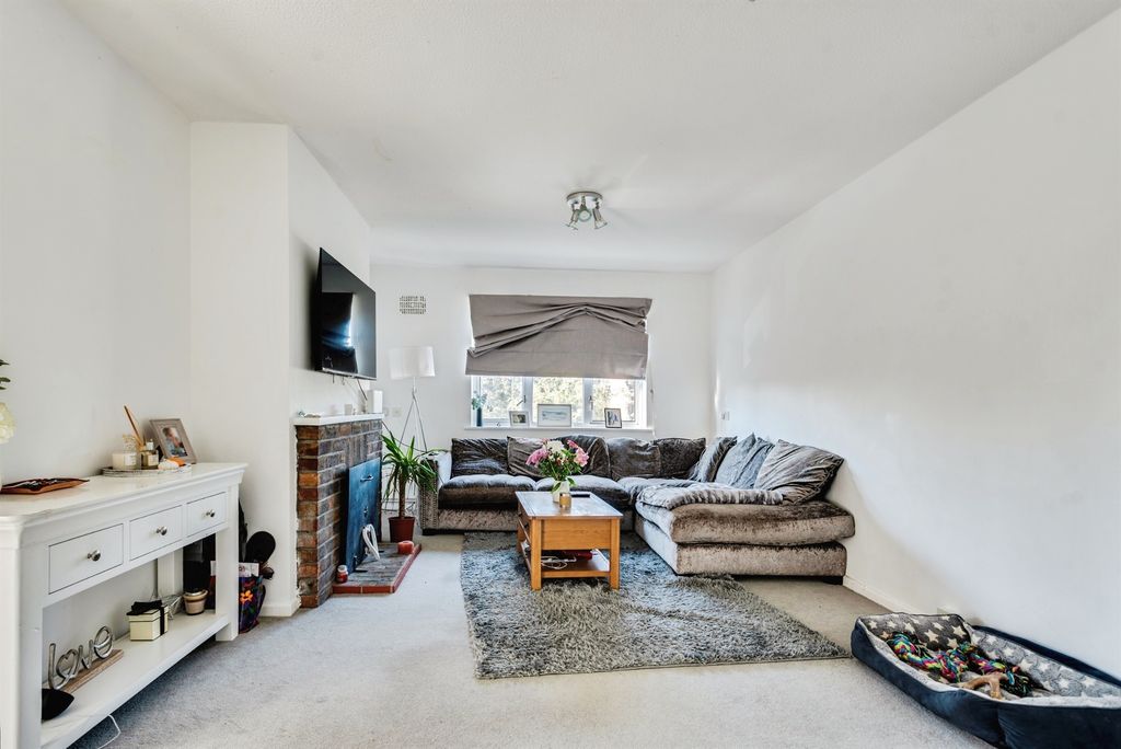 Property photo 3 of 10