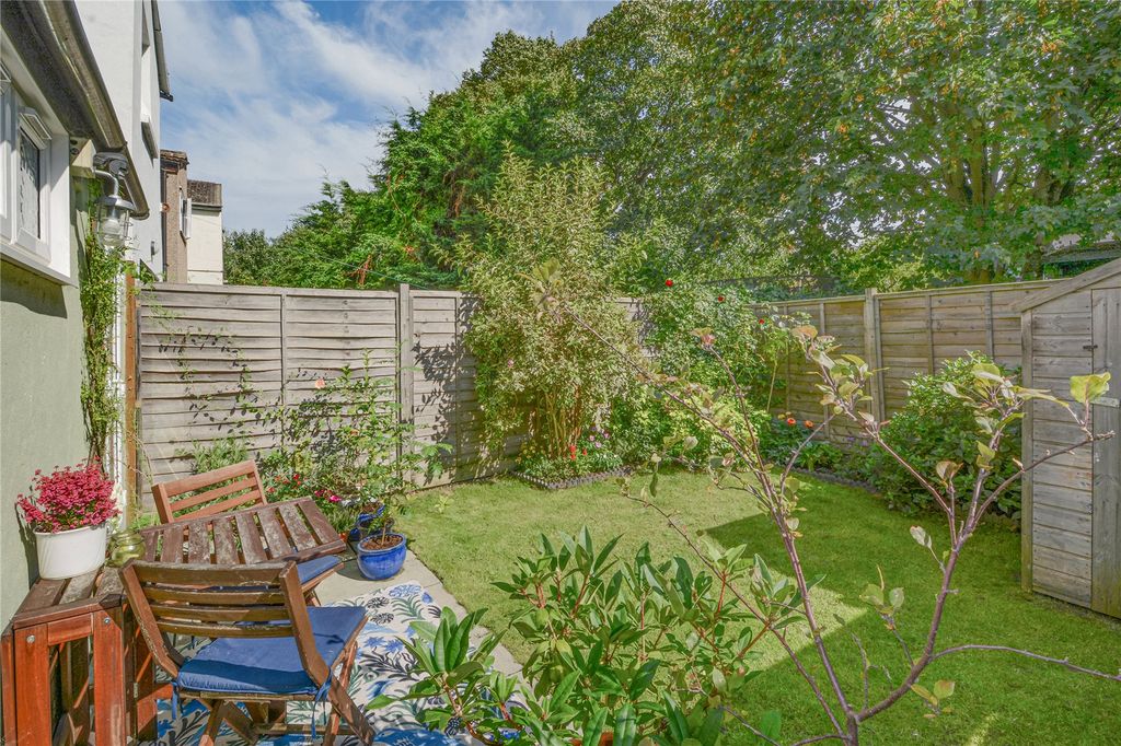 Property photo 2 of 12 Picture No. 15