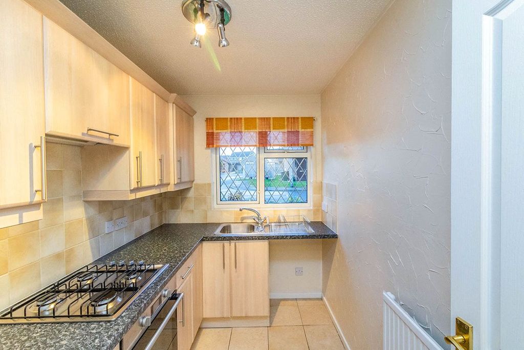 Property photo 3 of 9 Kitchen
