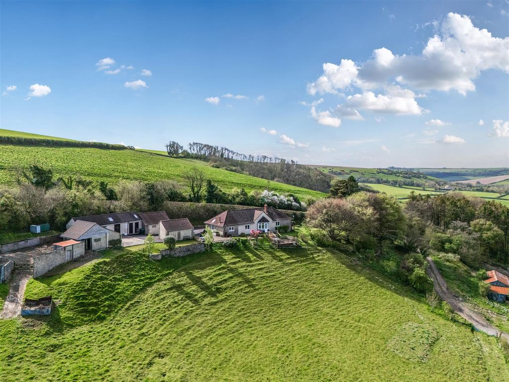 Property photo 1 of 25 Foxhills