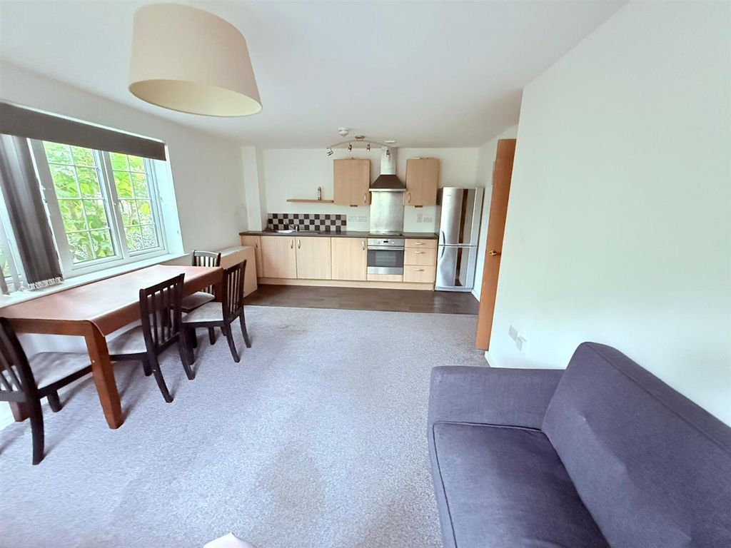 Property photo 3 of 9 Photo-2025-10-28-09-22-45.Jpg