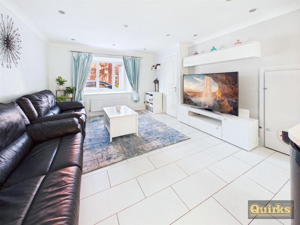 Property photo 3 of 16 Cam02342G0-Pr0231-Still003.Jpg