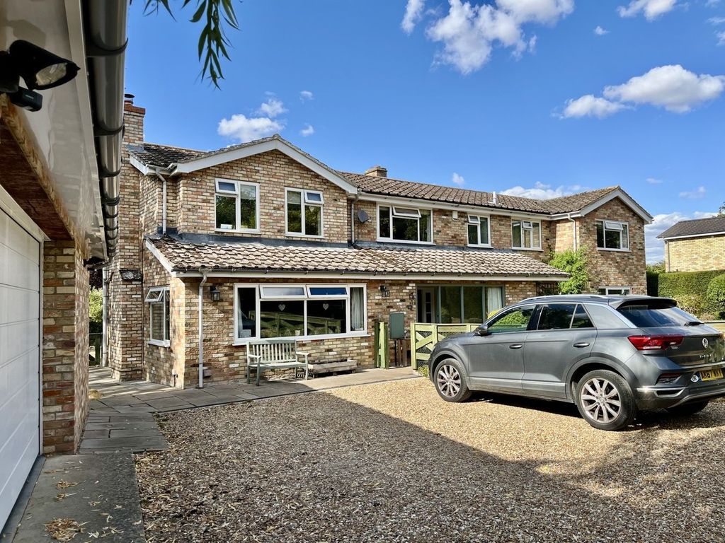 Property photo 2 of 26