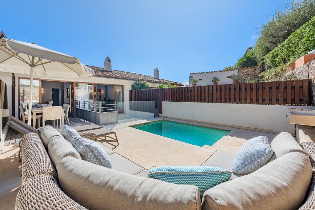 Property photo 2 of 20 Exterior And Pool (2)