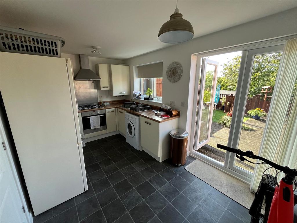 Property photo 3 of 11 8.Jpg
