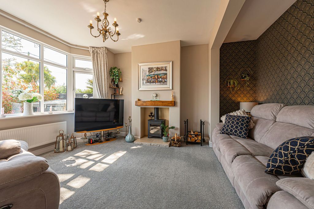 Property photo 3 of 52
