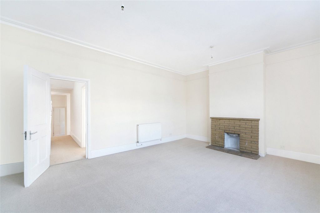 Property photo 2 of 11 Picture No. 02