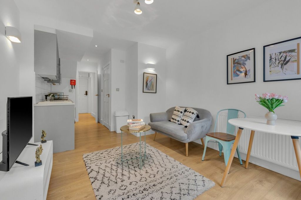 Property photo 1 of 29 Living Room