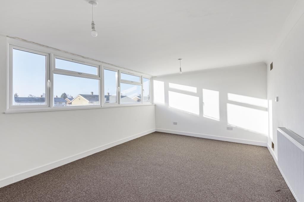Property photo 1 of 4 Living Room
