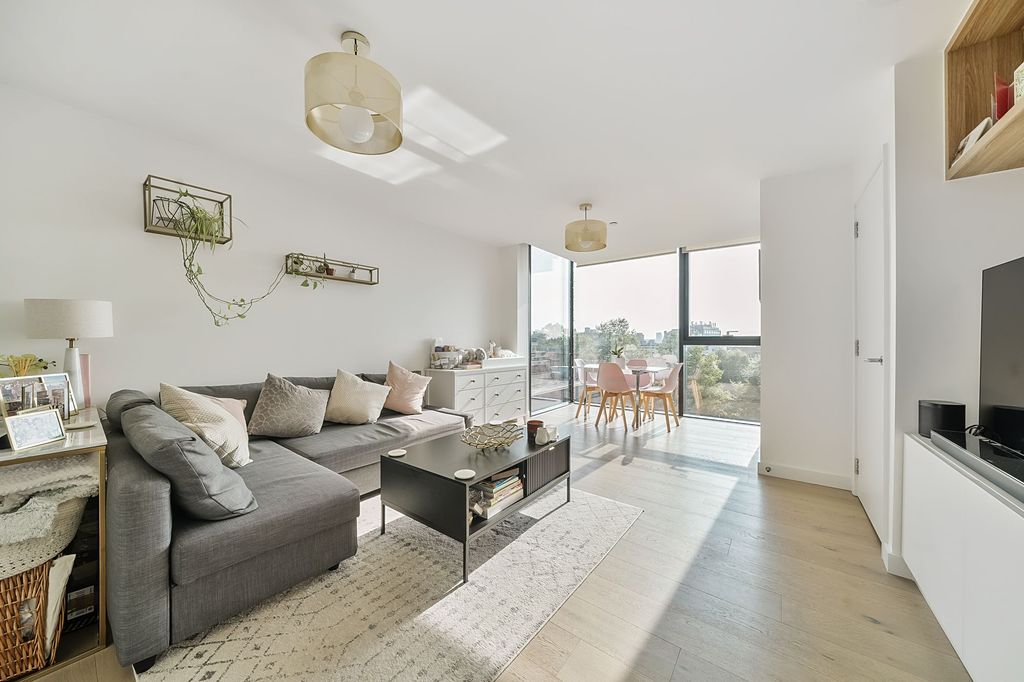 Property photo 1 of 11